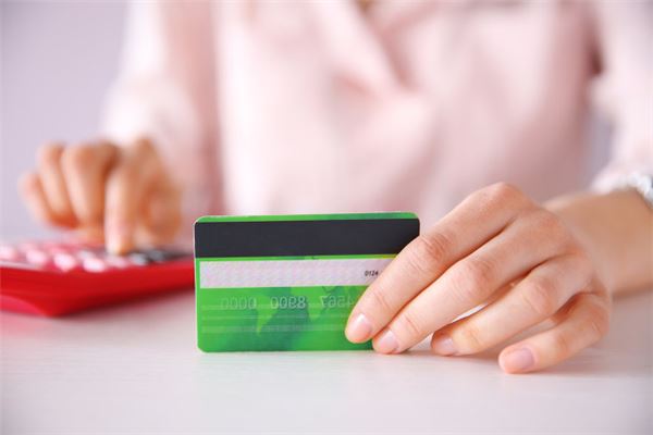 办信用卡填的假座机有什么影响